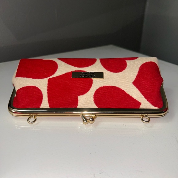 Miu Miu Red Heart Clutch Pochette w/ Gold Chain - Brand New in Box - Picture 4 of 14